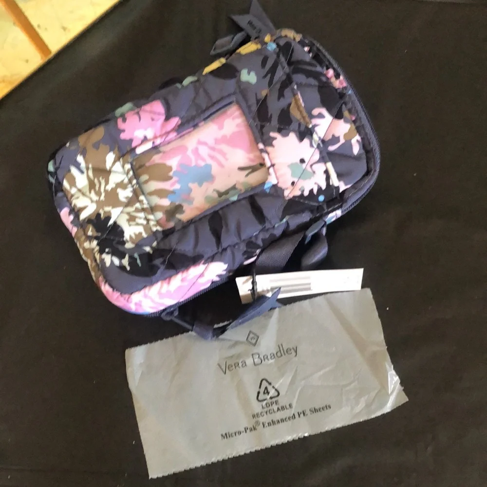 Chrysanthemum Crush Ultralight RFID cellphone crossbody bag new with tags - Picture 7 of 7